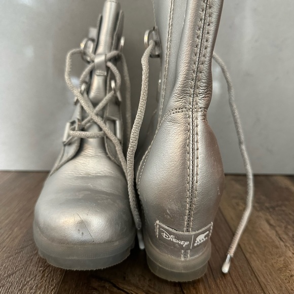 Sorrel x Disney Wedge Boots. works a few times. few scruffs on toe. Super cute! - Picture 2 of 3
